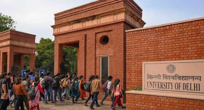 αñªαñ┐αñ▓αÑìαñ▓αÑÇ αñ»αÑéαñ¿αñ┐αñ╡αñ░αÑìαñ╕αñ┐αñƒαÑÇ αñ«αÑçαñé 9 αñ╣αñ£αñ╛αñ░ αñ╕αÑç αñ£αÑìαñ»αñ╛αñªαñ╛ αñ╕αÑÇαñƒαÑçαñé αñûαñ╛αñ▓αÑÇ, αñ╢αÑüαñ░αÑé αñ╣αÑüαñå αñ╕αÑìαñ¬αÑëαñƒ αñ«αÑëαñ¬-αñàαñ¬ αñ░αñ╛αñëαñéαñí