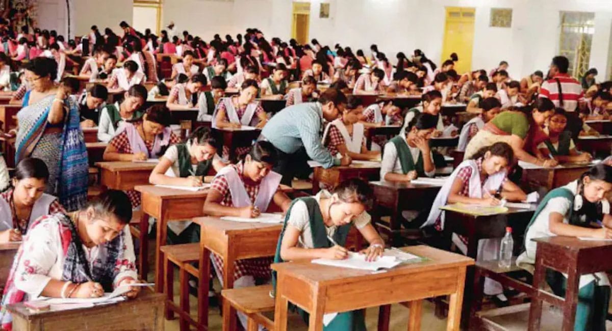 CBSE 2026 : 10αñ╡αÑÇαñé-12αñ╡αÑÇαñé αñ¼αÑïαñ░αÑìαñí αñ¬αñ░αÑÇαñòαÑìαñ╖αñ╛ αñòαÑÇ Tentative Datesheet αñ£αñ╛αñ░αÑÇ, 17 αñ½αñ░αñ╡αñ░αÑÇ αñ╕αÑç αñ╢αÑüαñ░αÑé αñ╣αÑï αñ╕αñòαññαÑÇ αñ╣αÑêαñé αñ¬αñ░αÑÇαñòαÑìαñ╖αñ╛αñÅαñé