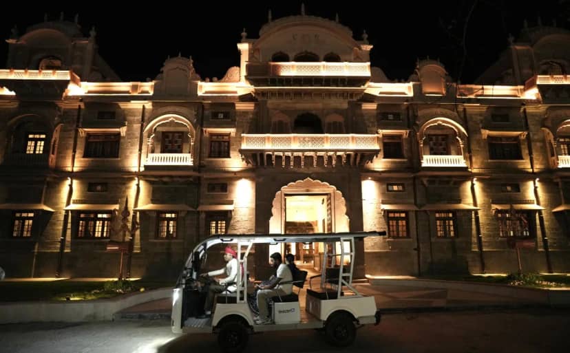 αñÅαñ«αñ¬αÑÇ αñƒαÑéαñ░αñ┐αñ£αÑìαñ« αñòαÑç αñ╣αÑïαñƒαñ▓ αñ«αÑçαñé αñáαñ╣αñ░αÑçαñéαñùαÑç αññαÑï αñ»αÑç αñûαñ¼αñ░ αñåαñ¬αñòαÑç αñ¼αñ╣αÑüαññ αñòαñ╛αñ« αñòαÑÇ αñ╣αÑê...