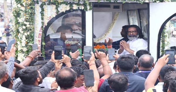 'αñªαñ┐αñ╢αÑïαñ« αñùαÑüαñ░αÑü' αñ╢αñ┐αñ¼αÑé αñ╕αÑïαñ░αÑçαñ¿ αñ¬αñéαñÜαññαññαÑìαñ╡ αñ«αÑçαñé αñ╡αñ┐αñ▓αÑÇαñ¿, αñ╣αÑçαñ«αñéαññ αñ╕αÑïαñ░αÑçαñ¿ αñ¿αÑç αñªαÑÇ αñ«αÑüαñûαñ╛αñùαÑìαñ¿αñ┐, αñàαñéαññαñ┐αñ« αñªαñ░αÑìαñ╢αñ¿ αñòαÑï αñëαñ«αñíαñ╝αñ╛ αñ£αñ¿αñ╕αÑêαñ▓αñ╛αñ¼