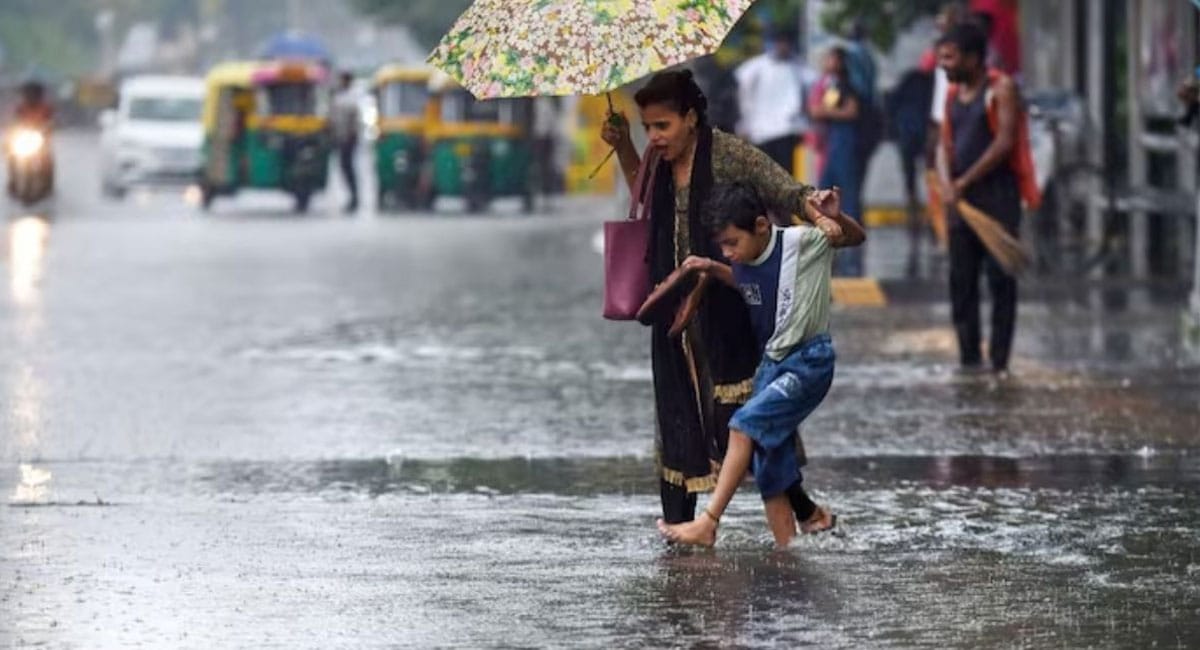 Weather Update : αñªαÑçαñ╢αñ¡αñ░ αñ«αÑçαñé αñ¼αñ╛αñ░αñ┐αñ╢ αñòαñ╛ αñòαñ╣αñ░, 11 αñòαÑÇ αñ«αÑîαññ; αñòαñê αñ░αñ╛αñ£αÑìαñ»αÑïαñé αñ«αÑçαñé αñ░αÑçαñí αñöαñ░ αñæαñ░αÑçαñéαñ£ αñàαñ▓αñ░αÑìαñƒ