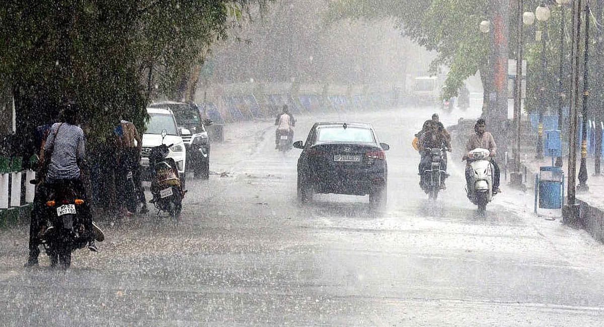 MP Weather Update : αñ¡αÑïαñ¬αñ╛αñ▓-αñùαÑìαñ╡αñ╛αñ▓αñ┐αñ»αñ░ αñ╕αñ«αÑçαññ αñ¬αÑìαñ░αñªαÑçαñ╢ αñòαÑç 34 αñ£αñ┐αñ▓αÑïαñé αñ«αÑçαñé αñ¼αñ╛αñ░αñ┐αñ╢ αñòαñ╛ αñòαÑïαñƒαñ╛ αñ½αÑüαñ▓, αñàαñùαñ▓αÑç 24 αñÿαñéαñƒαÑç αñ«αÑçαñé αñòαñê αñçαñ▓αñ╛αñòαÑïαñé αñ«αÑçαñé αñ╣αÑêαñ╡αÑÇ αñ░αÑçαñ¿ αñòαñ╛ αñàαñ▓αñ░αÑìαñƒ
