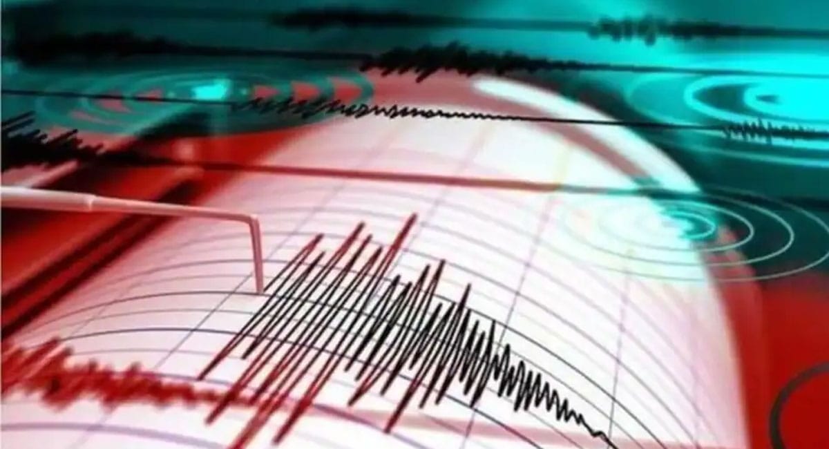 Earthquake in Russia : αñ░αÑéαñ╕ αñòαÑç αñòαñ╛αñ«αñÜαñƒαñòαñ╛ αñ«αÑçαñé αñ½αñ┐αñ░ αñòαñ╛αñéαñ¬αÑÇ αñºαñ░αññαÑÇ, 7.8 αññαÑÇαñ╡αÑìαñ░αññαñ╛ αñòαñ╛ αñ¡αÑéαñòαñéαñ¬; αñ╕αÑüαñ¿αñ╛αñ«αÑÇ αñòαñ╛ αñàαñ▓αñ░αÑìαñƒ αñ£αñ╛αñ░αÑÇ 