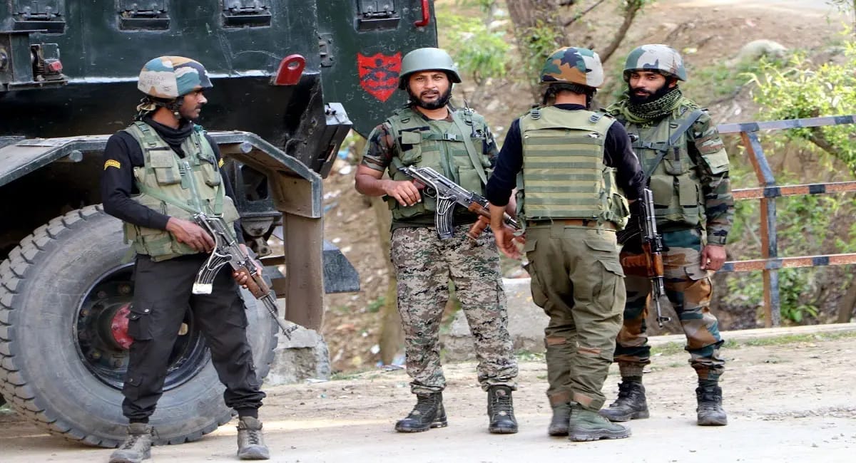 जम्मू-कश्मीर : कुपवाड़ा में घुसपैठ की कोशिश नाकाम, सेना ने दो आतंकियों को किया ढेर