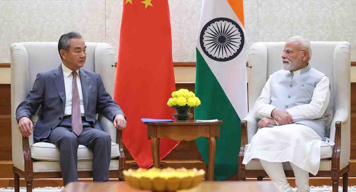 αñƒαÑìαñ░αñéαñ¬ αñòαÑç αñƒαÑêαñ░αñ┐αñ½ αñ╡αñ┐αñ╡αñ╛αñª αñòαÑç αñ¼αÑÇαñÜ PM αñ«αÑïαñªαÑÇ αñöαñ░ αñÜαÑÇαñ¿αÑÇ αñ╡αñ┐αñªαÑçαñ╢ αñ«αñéαññαÑìαñ░αÑÇ αñ╡αñ╛αñéαñù αñ»αÑÇ αñòαÑÇ αñ«αÑüαñ▓αñ╛αñòαñ╛αññ, αñ╕αñéαñ¼αñéαñºαÑïαñé αñ«αÑçαñé αñ¿αñê αñèαñ░αÑìαñ£αñ╛ αñòαÑÇ αñëαñ«αÑìαñ«αÑÇαñª