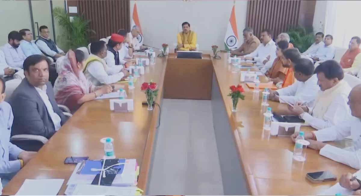 αñôαñ¼αÑÇαñ╕αÑÇ αñåαñ░αñòαÑìαñ╖αñú αñ¬αñ░ αñ╕αñ░αÑìαñ╡αñªαñ▓αÑÇαñ» αñ¼αÑêαñáαñò, 27% αñåαñ░αñòαÑìαñ╖αñú αñªαÑçαñ¿αÑç αñ¬αñ░ αñ╕αñ¡αÑÇ αñ░αñ╛αñ£αñ¿αÑÇαññαñ┐αñò αñªαñ▓ αñ░αñ╛αñ£αÑÇ, αñ╕αÑüαñ¬αÑìαñ░αÑÇαñ« αñòαÑïαñ░αÑìαñƒ αñ«αÑçαñé αñàαñ¬αñ¿αñ╛ αñ¬αñòαÑìαñ╖ αñ░αñûαÑçαñùαÑÇ αñ╕αñ░αñòαñ╛αñ░