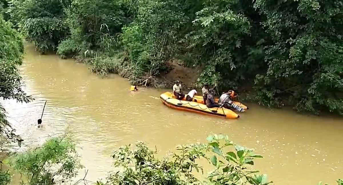 αñ¡αÑïαñ¬αñ╛αñ▓ αñòαÑç αñ¼αÑêαñ░αñ╕αñ┐αñ»αñ╛ αñ«αÑçαñé αñ¼αÑüαñ£αÑüαñ░αÑìαñù αñöαñ░ αñ¬αÑïαññαÑÇ αñ¿αñªαÑÇ αñ«αÑçαñé αñ¼αñ╣αÑç, αññαñ░αÑìαñ¬αñú αñòαñ░αñ¿αÑç αñ¬αñ╛αñ¿αÑÇ αñ«αÑçαñé αñëαññαñ░αÑç αñÑαÑç, αñ¼αñÜαÑìαñÜαÑÇ αñòαÑÇ αññαñ▓αñ╛αñ╢ αñ£αñ╛αñ░αÑÇ