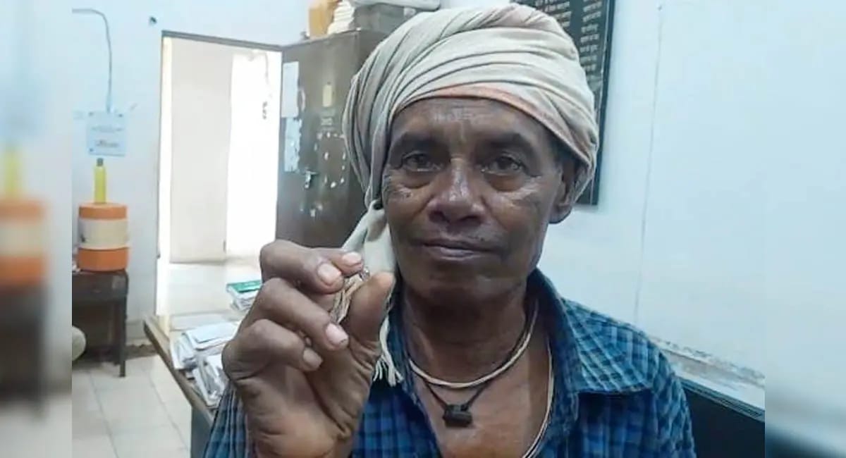 αñ¬αñ¿αÑìαñ¿αñ╛ αñ«αÑçαñé αñÜαñ«αñòαÑÇ αñ«αñ£αñªαÑéαñ░ αñòαÑÇ αñòαñ┐αñ╕αÑìαñ«αññ, αñ░αñ╛αñ╕αÑìαññαÑç αñ«αÑçαñé αñ¬αñíαñ╝αñ╛ αñ«αñ┐αñ▓αñ╛ αñ¼αÑçαñ╢αñòαÑÇαñ«αññαÑÇ αñ╣αÑÇαñ░αñ╛, αñªαñ░αÑìαñ╢αñ¿ αñòαÑç αñ▓αñ┐αñÅ αñ£αñ╛ αñ░αñ╣αñ╛ αñÑαñ╛ αñªαÑçαñ╡αÑÇ αñ«αñéαñªαñ┐αñ░
