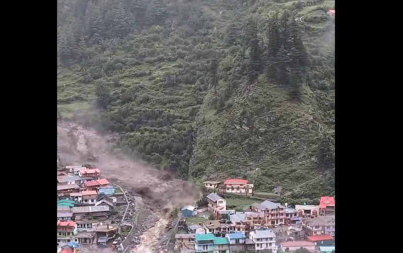 αñëαññαÑìαññαñ░αñòαñ╛αñ╢αÑÇ αñòαÑç αñºαñ░αñ╛αñ▓αÑÇ αñ«αÑçαñé αñ¼αñ╛αñªαñ▓ αñ½αñƒαñ¿αÑç αñ╕αÑç αññαñ¼αñ╛αñ╣αÑÇ... αñûαÑÇαñ░ αñùαñéαñùαñ╛ αñ«αÑçαñé αñ¼αñ╣αñ╛ αñùαñ╛αñéαñ╡, αñàαñ¼ αññαñò 4 αñòαÑÇ αñ«αÑîαññ, 50 αñ╕αÑç αñ£αÑìαñ»αñ╛αñªαñ╛ αñ▓αñ╛αñ¬αññαñ╛