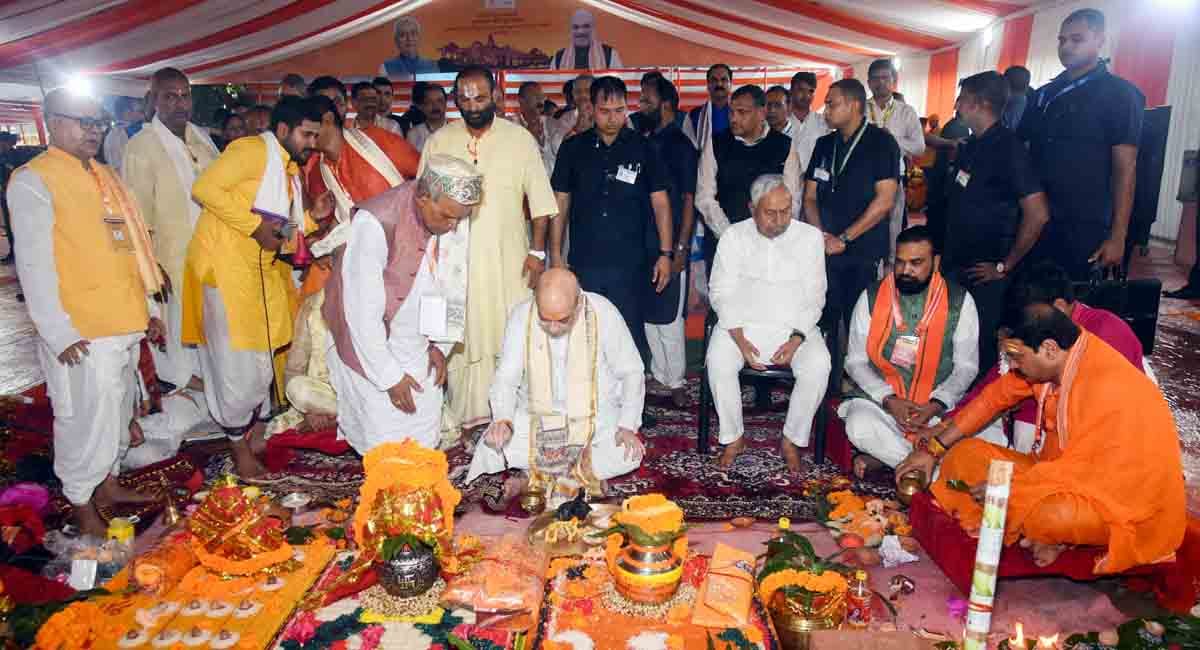 αñ╕αÑÇαññαñ╛αñ«αñóαñ╝αÑÇ αñ«αÑçαñé αñ«αñ╛αññαñ╛ αñ╕αÑÇαññαñ╛ αñ«αñéαñªαñ┐αñ░ αñòαñ╛ αñ¡αÑéαñ«αñ┐αñ¬αÑéαñ£αñ¿, αñàαñ«αñ┐αññ αñ╢αñ╛αñ╣ αñ¿αÑç αñÿαÑüαñ╕αñ¬αÑêαñáαñ┐αñ»αÑïαñé, SIR αñöαñ░ αñæαñ¬αñ░αÑçαñ╢αñ¿ αñ╕αñ┐αñéαñªαÑéαñ░ αñ¬αñ░ αñªαñ┐αñ»αñ╛ αñ¼αñíαñ╝αñ╛ αñ¼αñ»αñ╛αñ¿