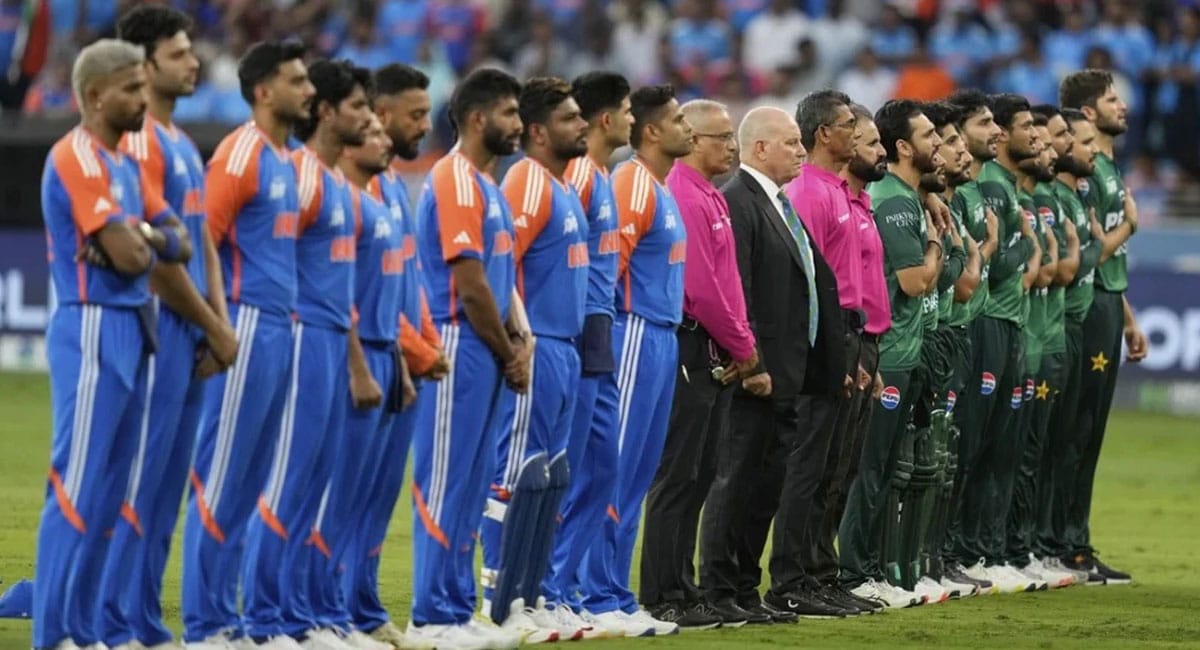 IND vs PAK : αñ╣αñ╛αñÑ αñ¿ αñ«αñ┐αñ▓αñ╛αñ¿αÑç αñ¬αñ░ αñ«αñÜαñ╛ αñ¼αñ╡αñ╛αñ▓, αñòαÑìαñ»αñ╛ αñƒαÑÇαñ« αñçαñéαñíαñ┐αñ»αñ╛ αñòαÑï αñªαÑçαñ¿αñ╛ αñ╣αÑïαñùαñ╛ αñ£αÑüαñ░αÑìαñ«αñ╛αñ¿αñ╛? αñ£αñ╛αñ¿αñ┐αñÅ αñòαÑìαñ»αñ╛ αñòαñ╣αññαÑç αñ╣αÑêαñé αñ¿αñ┐αñ»αñ«