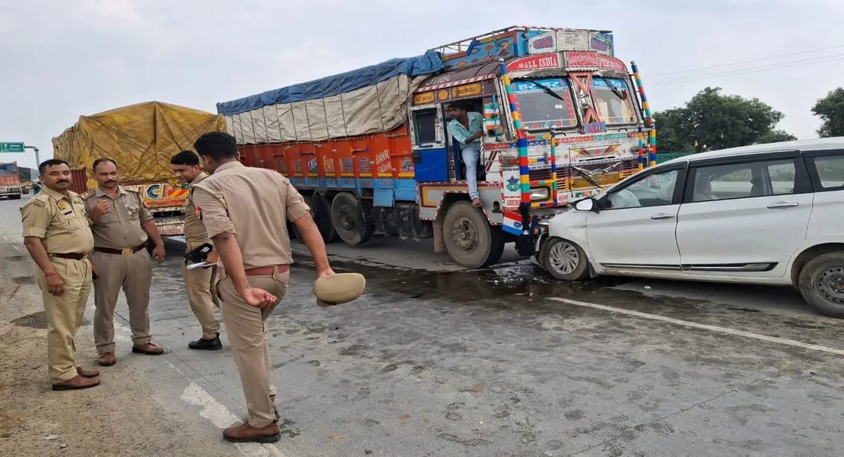 αñ¥αñ╛αñéαñ╕αÑÇ αñ«αÑçαñé αñƒαÑìαñ░αñò αñ╕αÑç αñƒαñòαñ░αñ╛αñê αñòαñ╛αñ░, αñ╣αñ╛αñêαñòαÑïαñ░αÑìαñƒ αñòαÑç αñàαñºαñ┐αñ╡αñòαÑìαññαñ╛ αñòαÑÇ αñ«αÑîαññ, 3 αñùαñéαñ¡αÑÇαñ░ αñÿαñ╛αñ»αñ▓