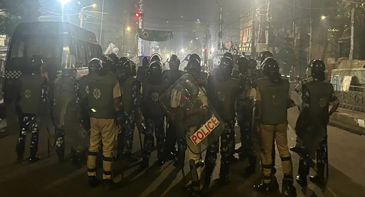 Kolkata Violence : αñòαÑïαñ▓αñòαñ╛αññαñ╛ αñòαÑç αñùαÑïαñ▓αñ¬αñ╛αñ░αÑìαñò αñ«αÑçαñé αñûαÑéαñ¿αÑÇ αñ¥αñíαñ╝αñ¬, αñªαÑçαñ╕αÑÇ αñ¼αñ« αñöαñ░ αñ½αñ╛αñ»αñ░αñ┐αñéαñù αñ╕αÑç αñ½αÑêαñ▓αÑÇ αñªαñ╣αñ╢αññ; 10 αñ▓αÑïαñù αñùαñ┐αñ░αñ½αÑìαññαñ╛αñ░ 