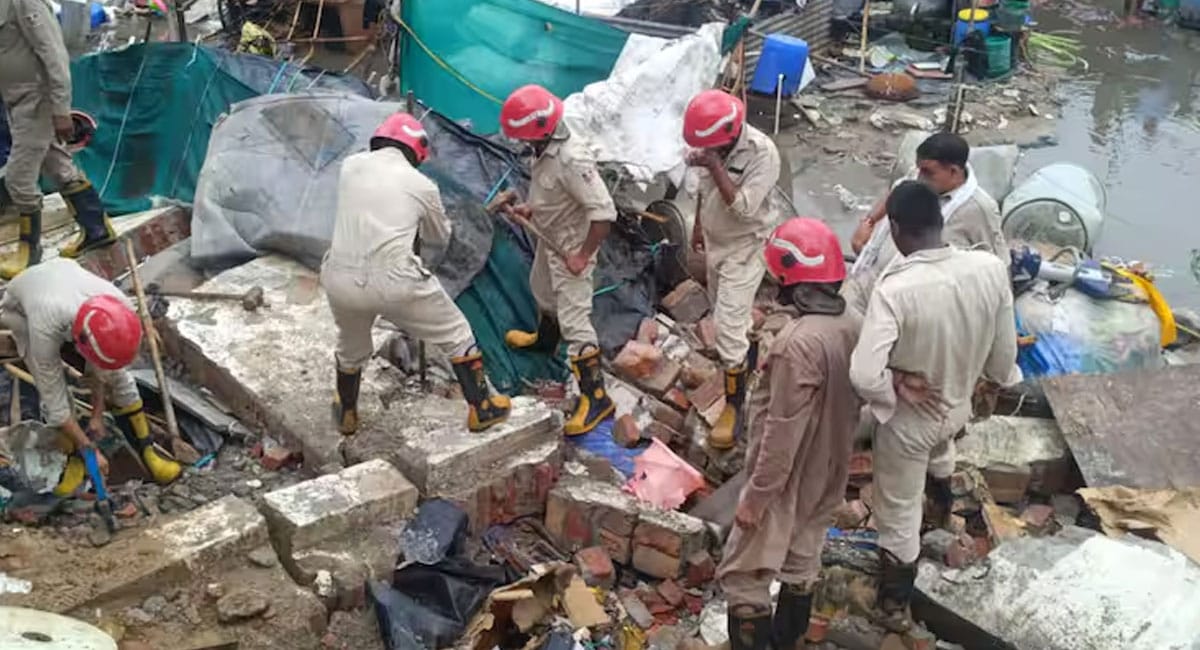 αñªαñ┐αñ▓αÑìαñ▓αÑÇ αñòαÑç αñ£αÑêαññαñ¬αÑüαñ░ αñ«αÑçαñé αñ¼αñíαñ╝αñ╛ αñ╣αñ╛αñªαñ╕αñ╛ : 100 αñ½αÑÇαñƒ αñ▓αñéαñ¼αÑÇ αñªαÑÇαñ╡αñ╛αñ░ αñùαñ┐αñ░αÑÇ, 7 αñòαÑÇ αñ«αÑîαññ