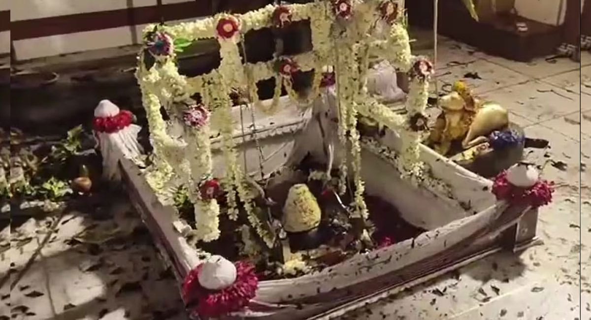 αñ╡αñ╛αñ░αñ╛αñúαñ╕αÑÇ αñòαÑç αñÉαññαñ┐αñ╣αñ╛αñ╕αñ┐αñò αñåαññαÑìαñ«αñ╡αñ┐αñ╢αÑìαñ╡αÑçαñ╢αÑìαñ╡αñ░ αñ«αñ╣αñ╛αñªαÑçαñ╡ αñ«αñéαñªαñ┐αñ░ αñ«αÑçαñé αñ▓αñùαÑÇ αñåαñù, 7 αñ▓αÑïαñù αñ¥αÑüαñ▓αñ╕αÑç