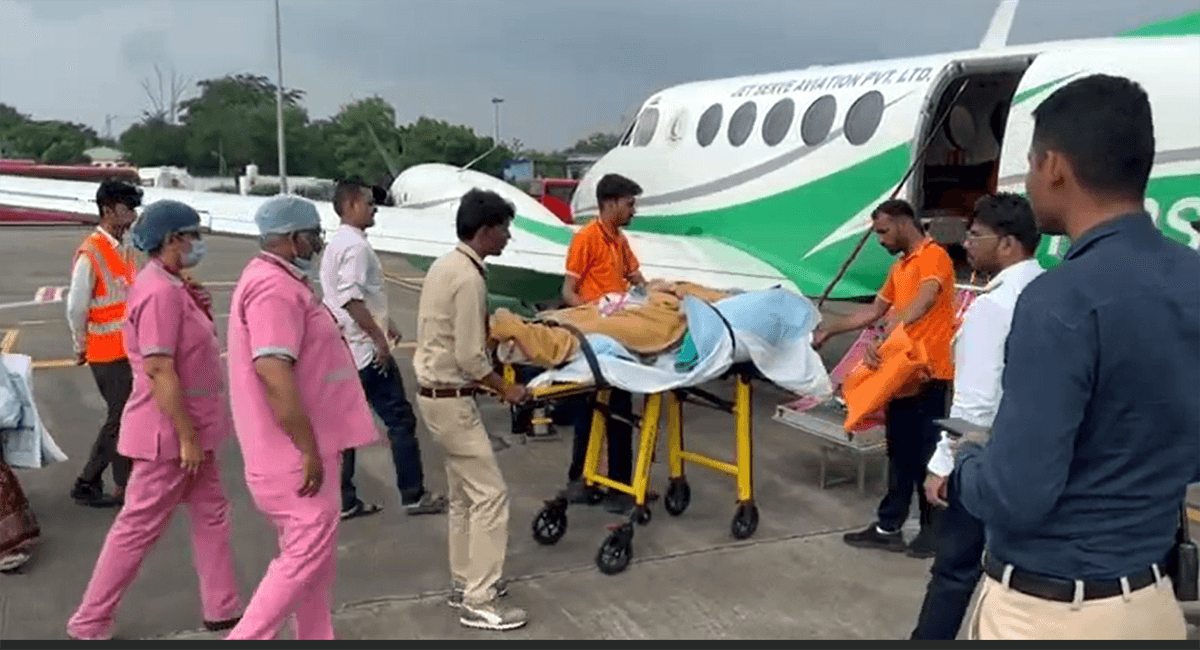 αñÿαñ╛αñ»αñ▓ αñ»αÑüαñ╡αññαÑÇ αñòαÑï αñòαñ┐αñ»αñ╛ αñ«αÑüαñéαñ¼αñê αñÅαñ»αñ░αñ▓αñ┐αñ½αÑìαñƒ : αñƒαÑìαñ░αñò αñòαÑç αññαñ╛αñéαñíαñ╡ αñ«αÑçαñé αñ╣αÑï αñÜαÑüαñòαÑÇ αñ╣αÑêαñé αññαÑÇαñ¿ αñòαÑÇ αñ«αÑîαññ  