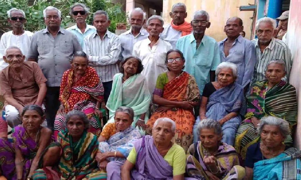 αñ«αñ╛αñé αñòαñ╣αññαÑÇ αñÑαÑÇαñé αñ╕αÑüαñéαñªαñ░ αñ╕αñ╛αñíαñ╝αÑÇ αñ«αÑçαñé αñªαÑçαñ¿αñ╛ αñàαñéαññαñ┐αñ« αñ╡αñ┐αñªαñ╛αñê...αñòαÑïαñ░αÑïαñ¿αñ╛ αñ«αÑçαñé αñ¬αÑÇαñ¬αÑÇαñê αñ¼αÑêαñù αñ«αÑçαñé αñòαñ┐αñ»αñ╛ αñùαñ»αñ╛ αñàαñéαññαñ┐αñ« αñ╕αñéαñ╕αÑìαñòαñ╛αñ░, αñàαñ¼ αñ¼αÑçαñƒαñ╛ αñ¬αñ┐αññαÑâαñ¬αñòαÑìαñ╖ αñ«αÑçαñé αñ¼αñ╛αñéαñƒαññαñ╛ αñ╣αÑê αñ╕αñ╛αñíαñ╝αñ┐αñ»αñ╛αñé