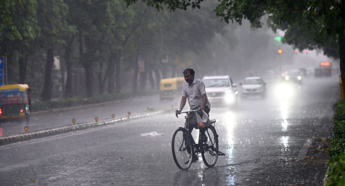 MP Weather Update : प्रदेश में भारी बारिश से उफान पर नदी-नाले, कई जिलों में हैवी रेन का अलर्ट