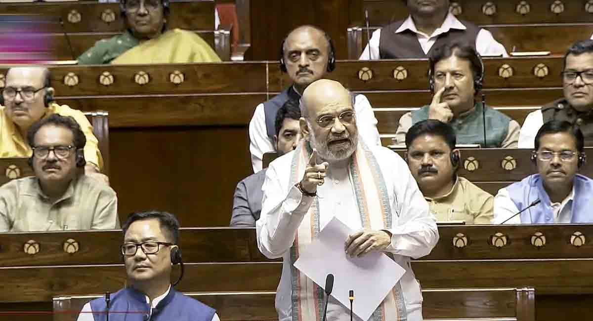 लोकसभा में 130वां संविधान संशोधन बिल 2025... 30 दिन हिरासत में रहे तो चली जाएगी CM-PM की कुर्सी, विपक्ष ने जताया कड़ा विरोध