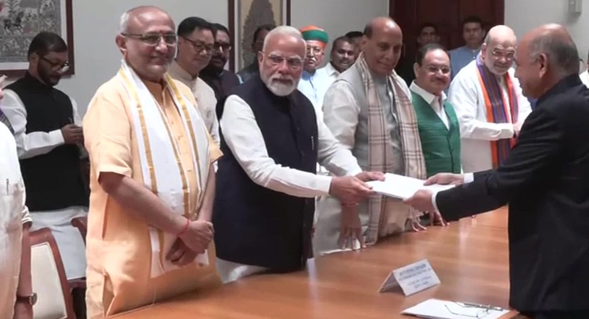 NDA के उपराष्ट्रपति उम्मीदवार बने सीपी राधाकृष्णन, नामांकन किया दाखिल, PM मोदी बने पहले प्रस्तावक