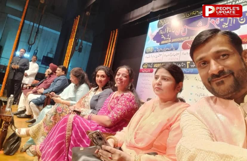 ‘मैं अपने रंग खोता जा रहा हूं, मेरी तस्वीर पानी में पड़ी है’ हैदराबाद के मुशायरे में मप्र के शायर दीपक अग्रवाल ने लूटी महफिल