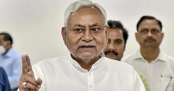 बिहार चुनाव से पहले नीतीश सरकार की बड़ी सौगात, राज्य कर्मचारियों-पेंशनभोगियों का DA 3% बढ़ाया
